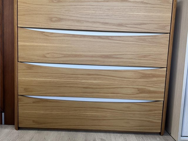 Comoda madera de roble
